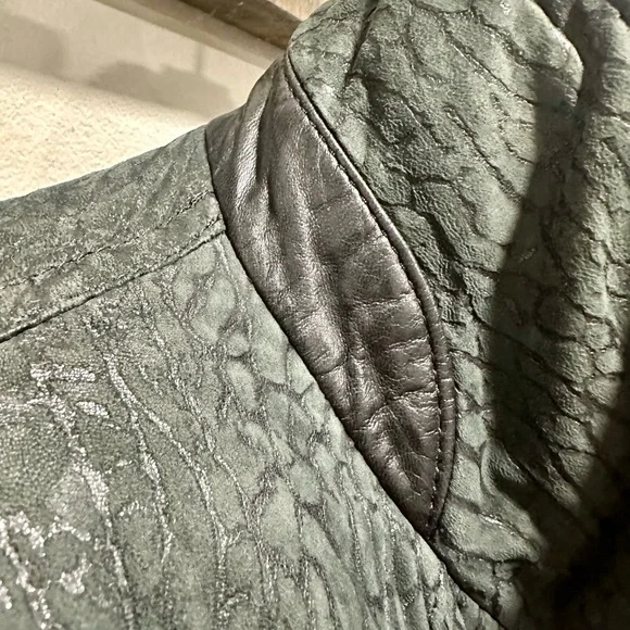 Andrew Marc Black Leather Jacket Size Large - Picture 8 of 16